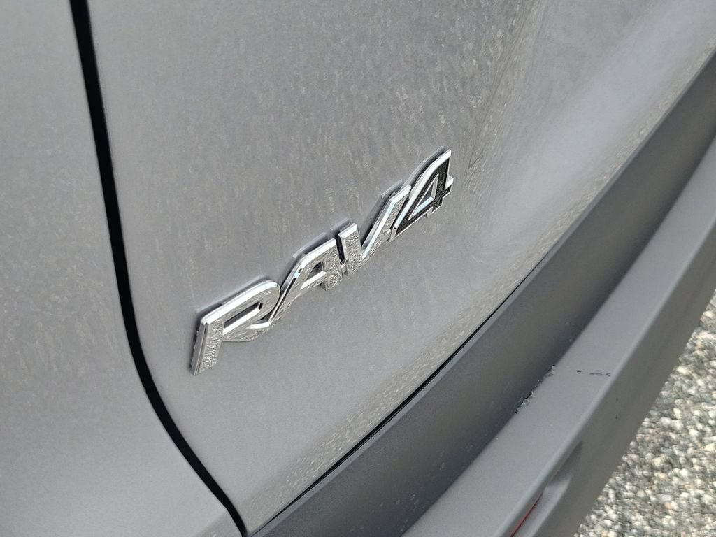 Used 2025 Toyota RAV4 LE AWD/4WD image 6