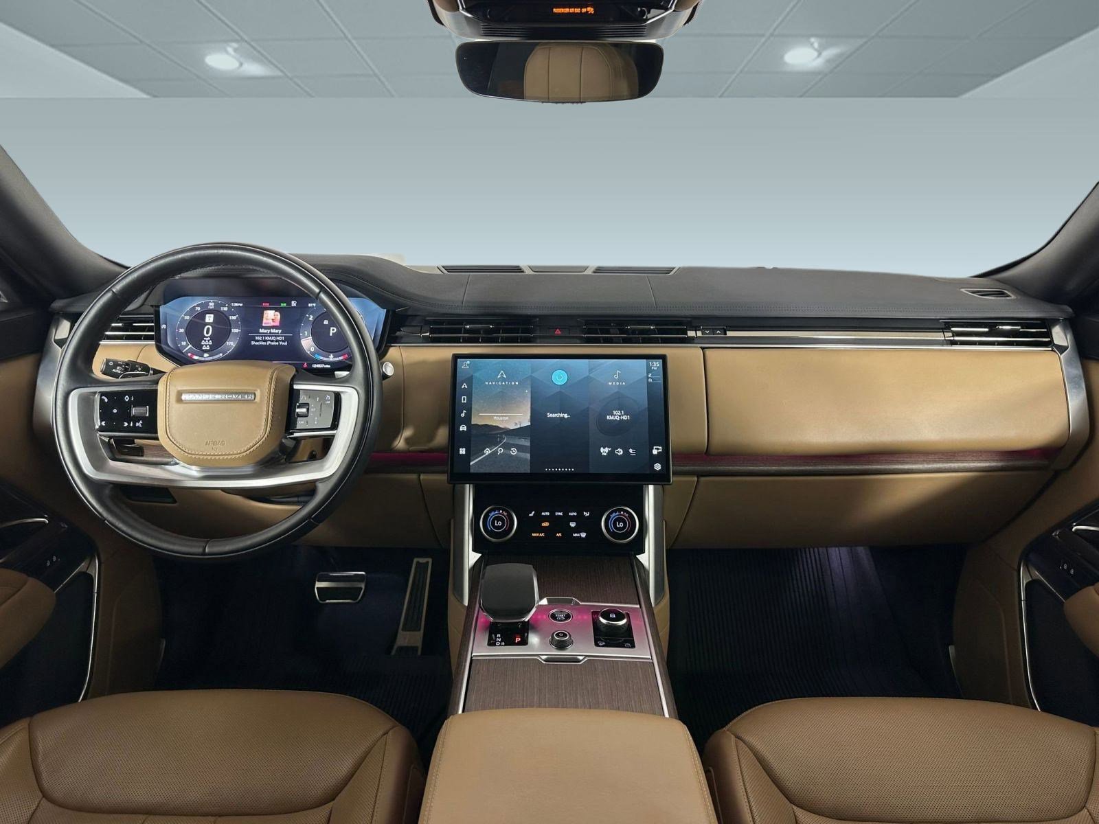 Used 2023 Land Rover Range Rover Long Wheelbase SE image 14