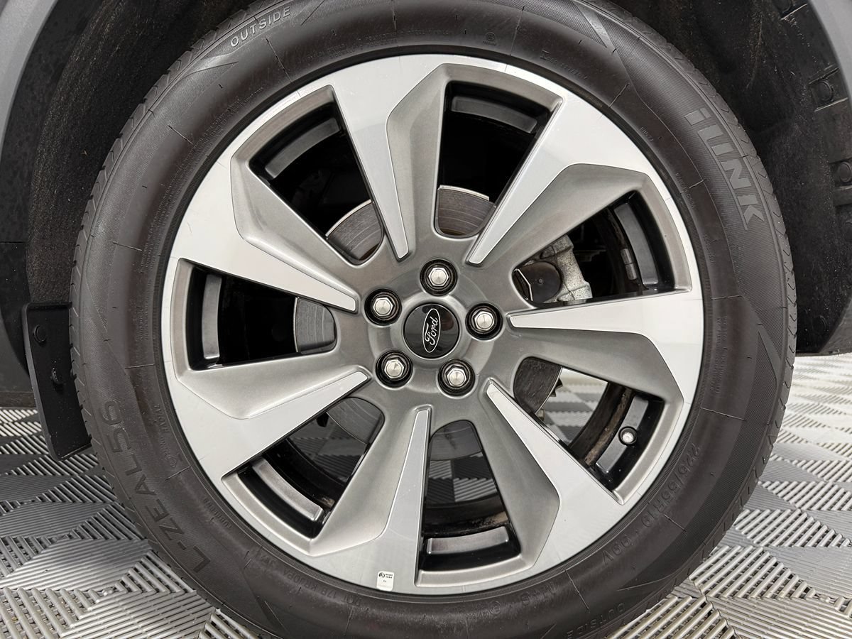 Used 2025 Ford Escape Platinum AWD/4WD image 31