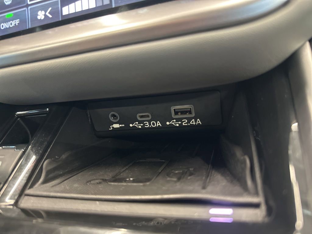 Used 2023 Subaru Outback Limited AWD/4WD image 11