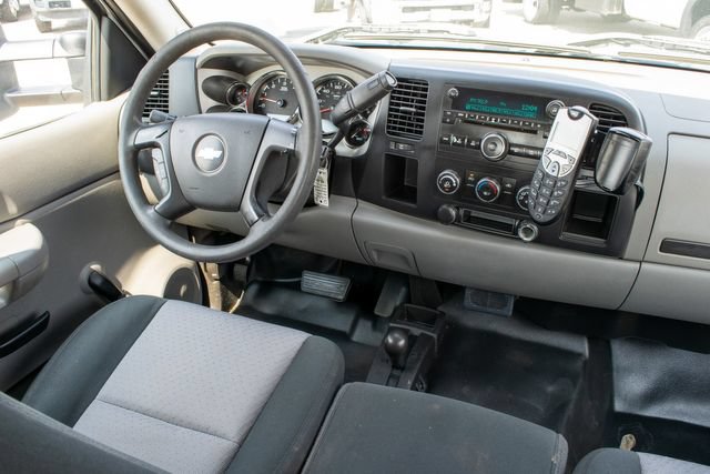 Used 2008 Chevrolet Silverado 3500 W/T AWD/4WD image 13