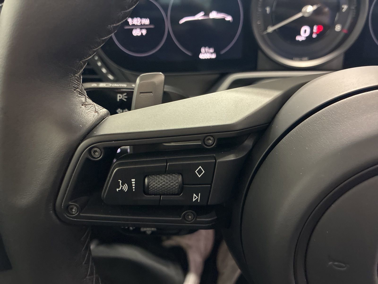 Used 2024 Porsche 911 Targa 4 image 13