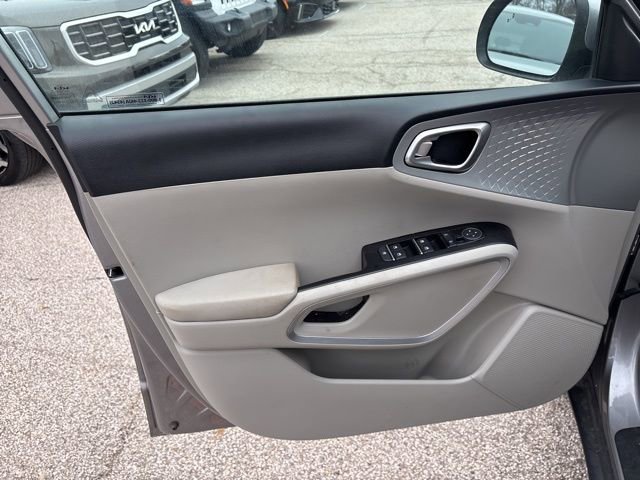Certified 2023 Kia Soul LX w/ LX Technology Package image 9
