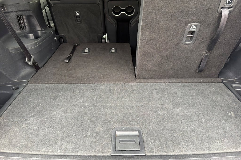 Certified 2025 Honda Pilot Black Edition image 18