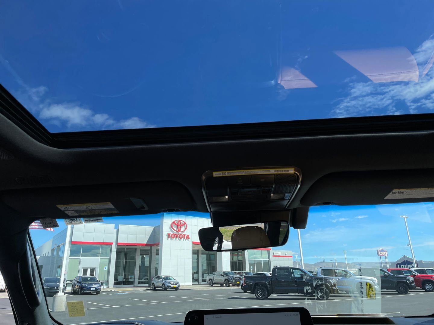 Used 2024 Lexus LX 600 4WD w/ Interior Upgrade Package image 22