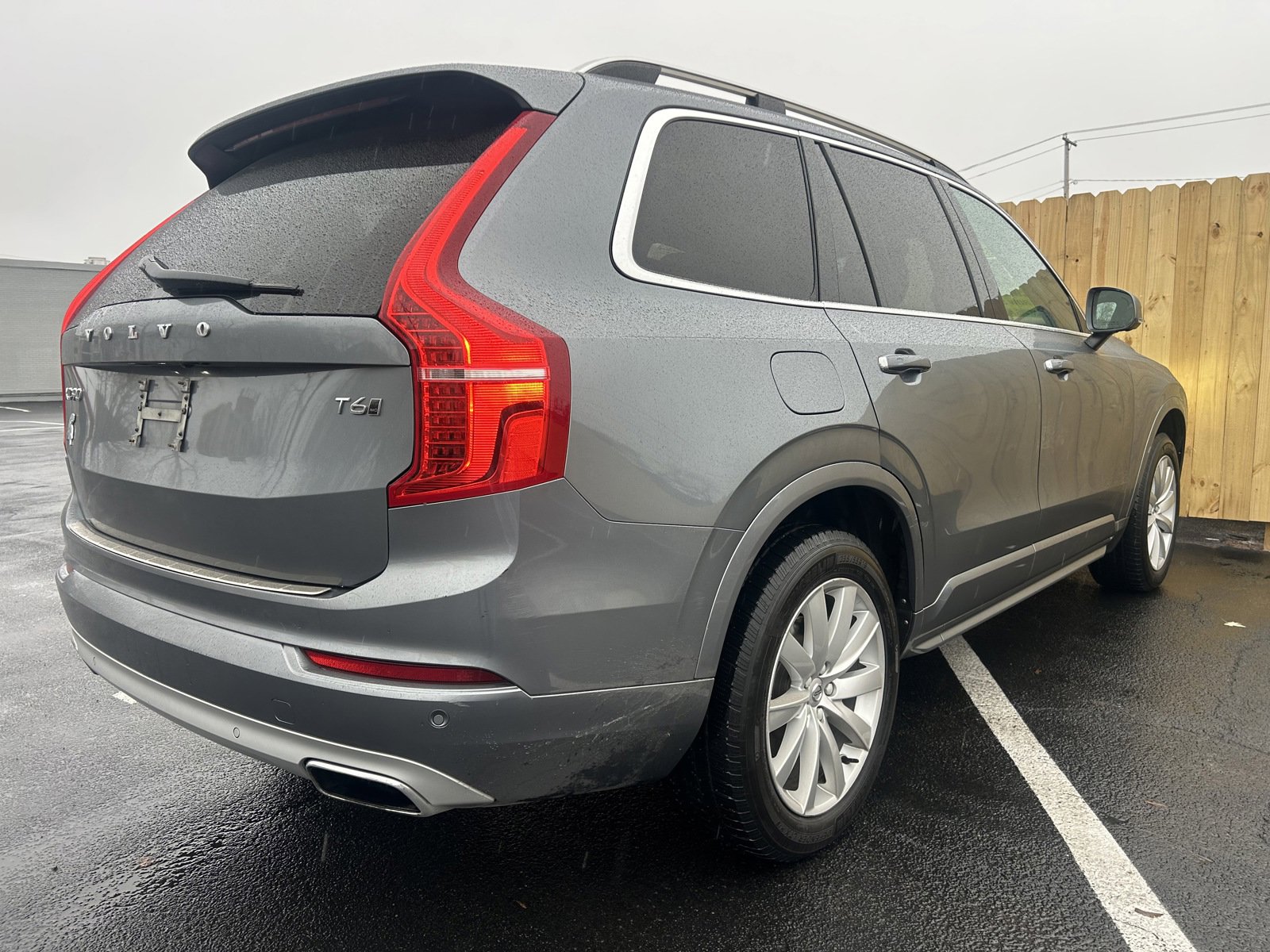 Used 2016 Volvo XC90 T6 Momentum w/ Momentum Plus Package AWD/4WD image 6