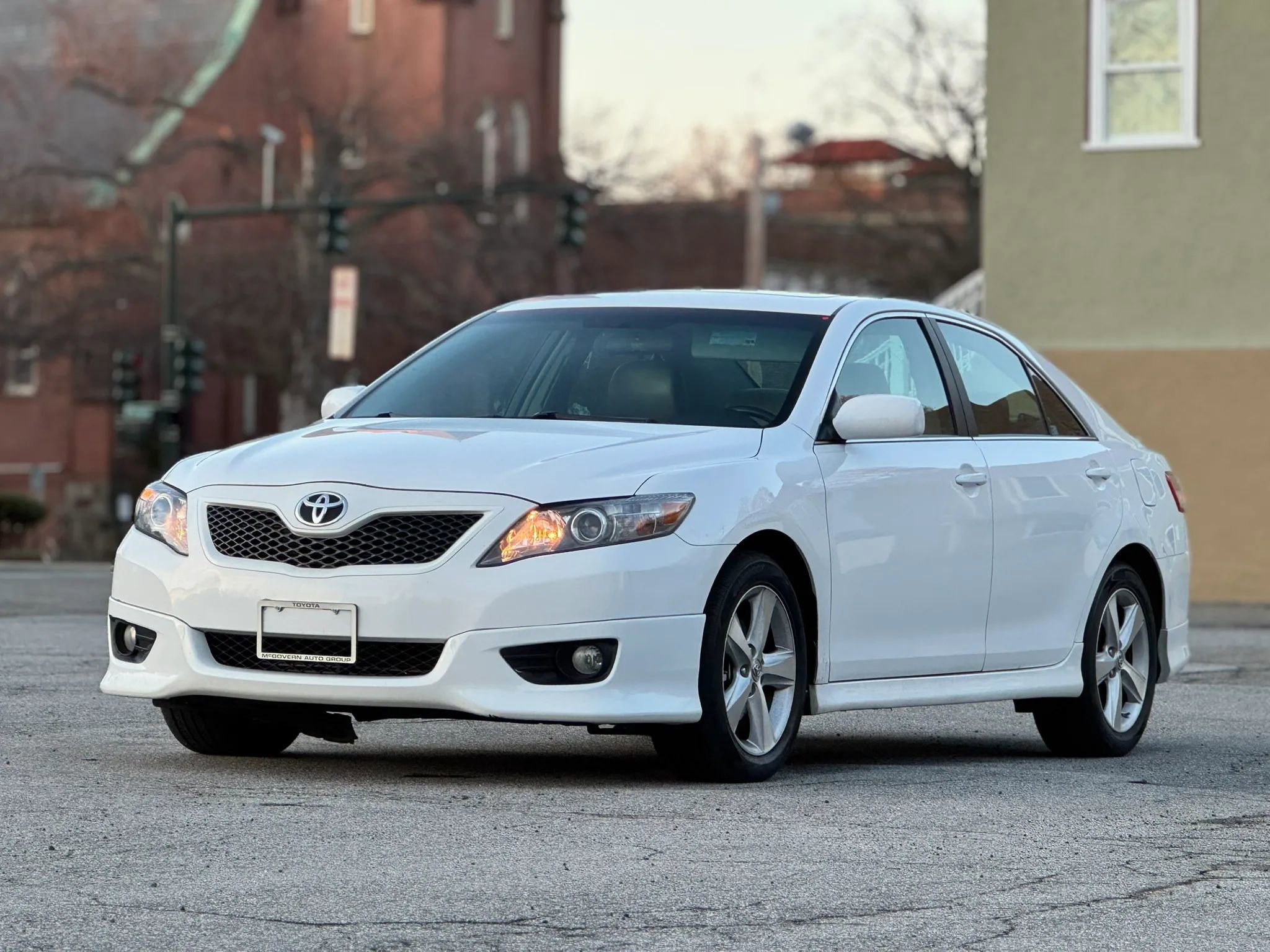 Used 2011 Toyota Camry SE w/ Sport Leather Pkg