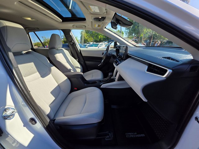 Used 2022 Toyota Corolla Cross LE image 10