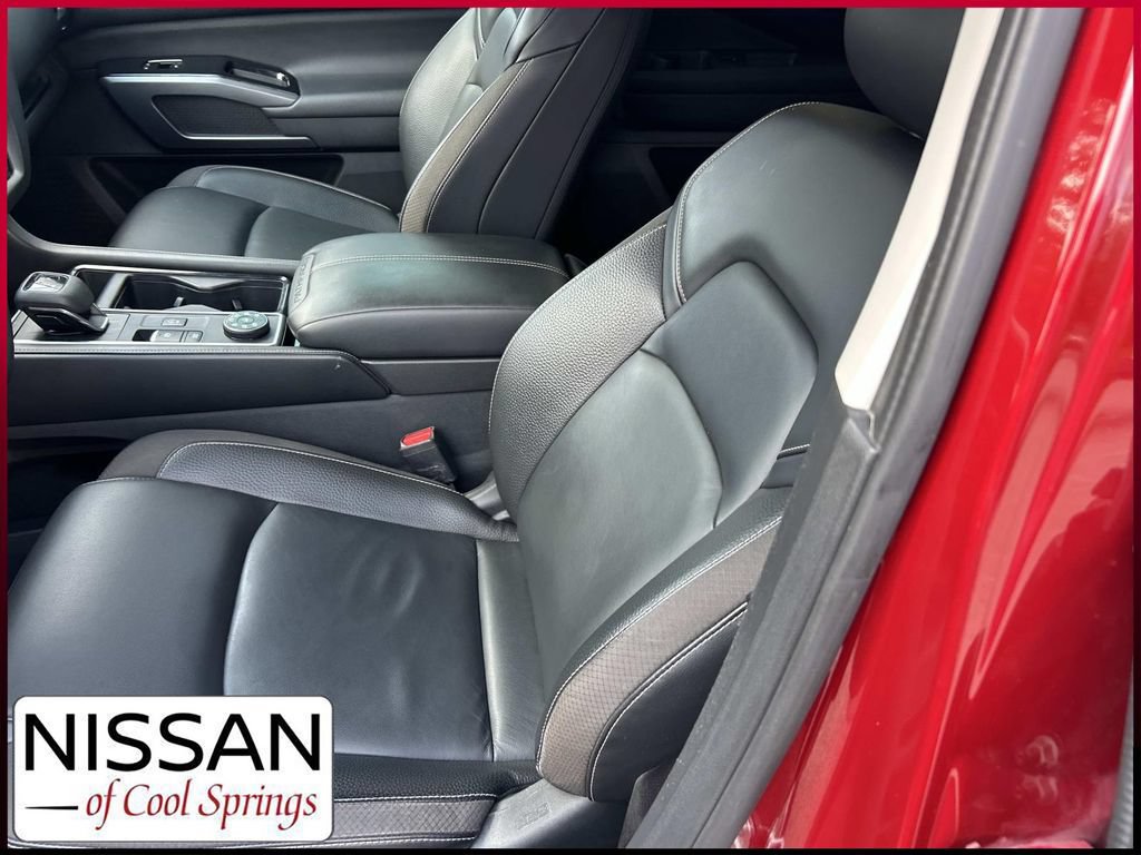 Used 2023 Nissan Pathfinder SL AWD/4WD image 16