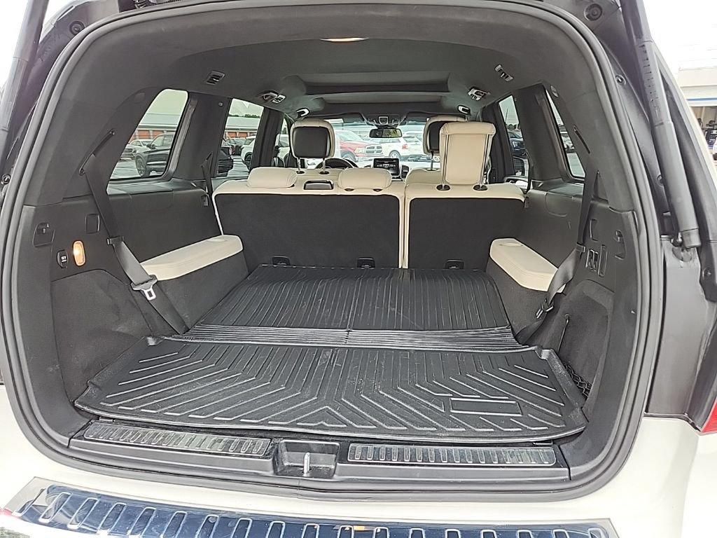 Used 2018 Mercedes-Benz GLS 550 4MATIC image 7