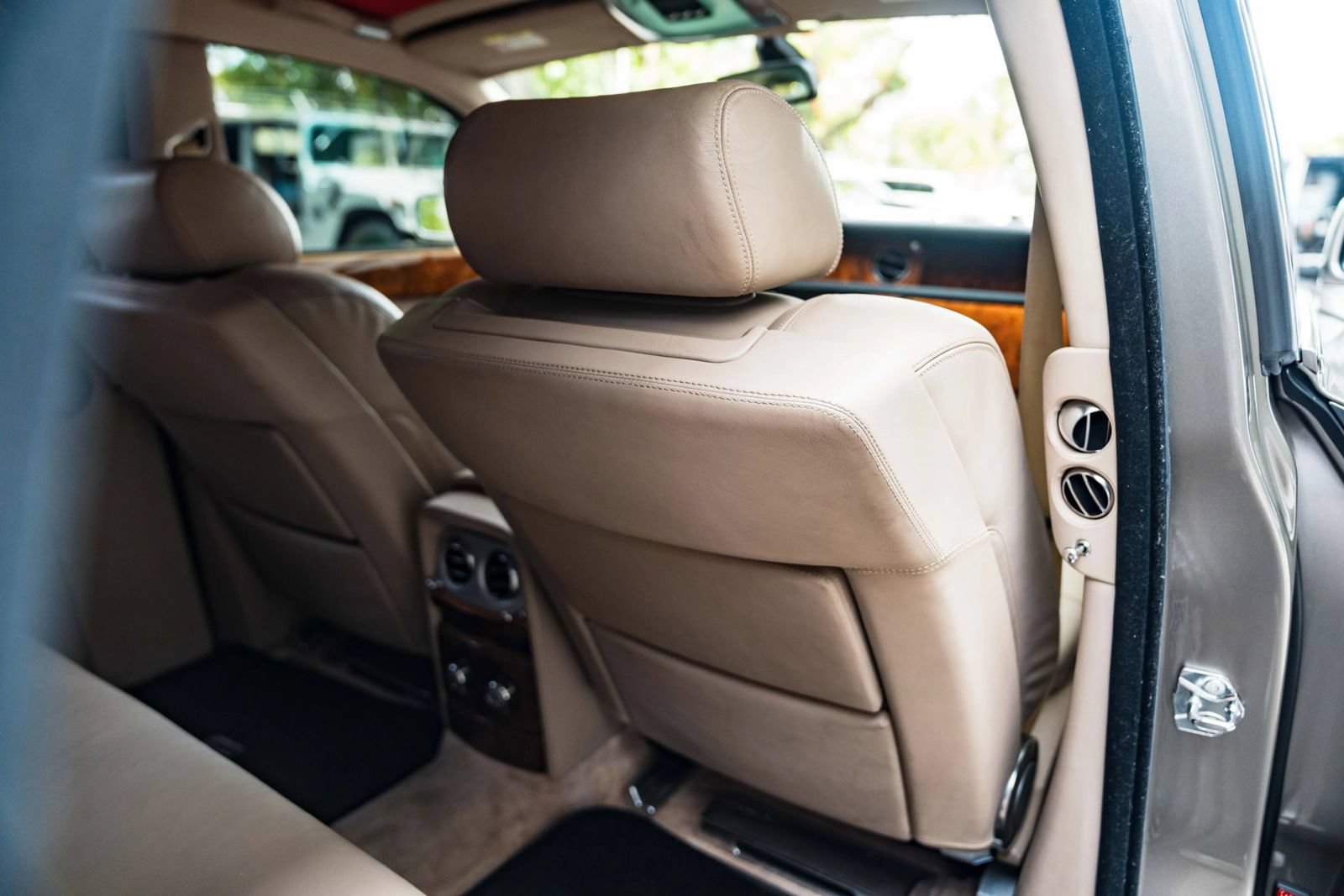 Used 2004 Rolls-Royce Phantom Sedan RWD image 33