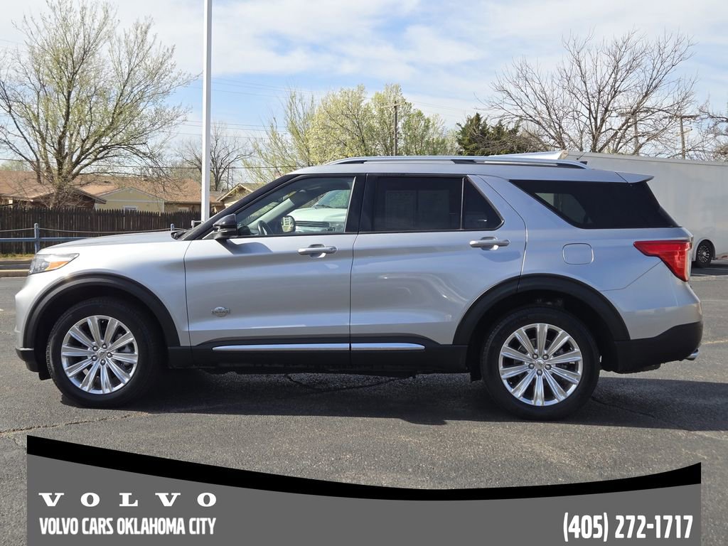 Used 2022 Ford Explorer King Ranch w/ Premium Technology Package image 3
