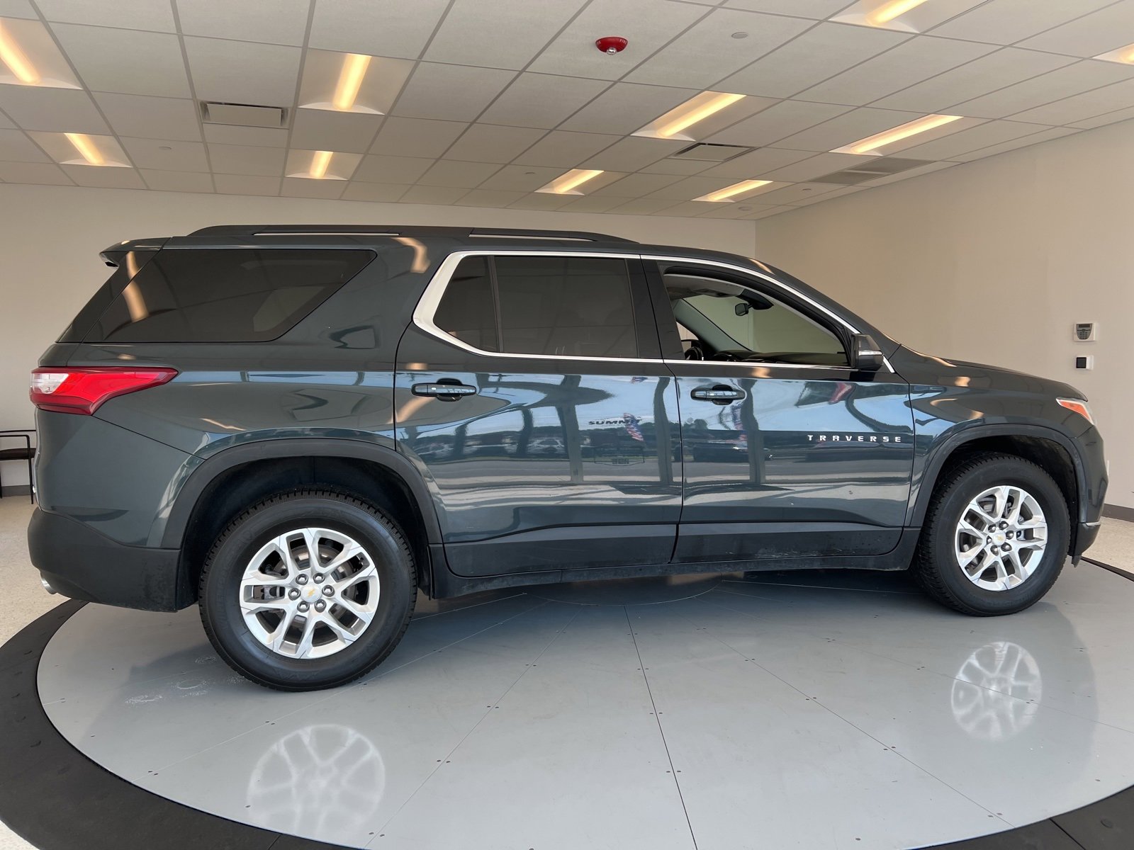 Used 2021 Chevrolet Traverse LT image 56