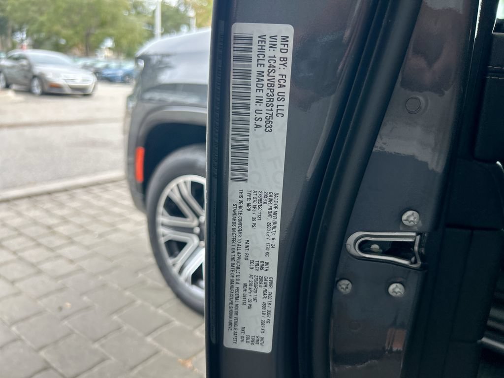 Used 2024 Jeep Wagoneer Series II AWD/4WD image 44
