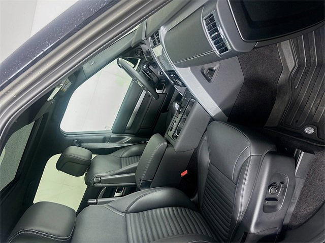 Used 2024 Land Rover Discovery Dynamic SE image 30