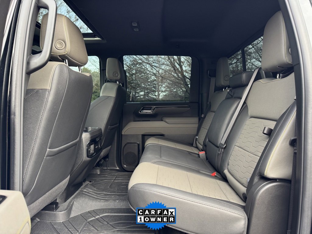 Used 2025 Chevrolet Silverado 2500 ZR2 w/ Technology Package image 19