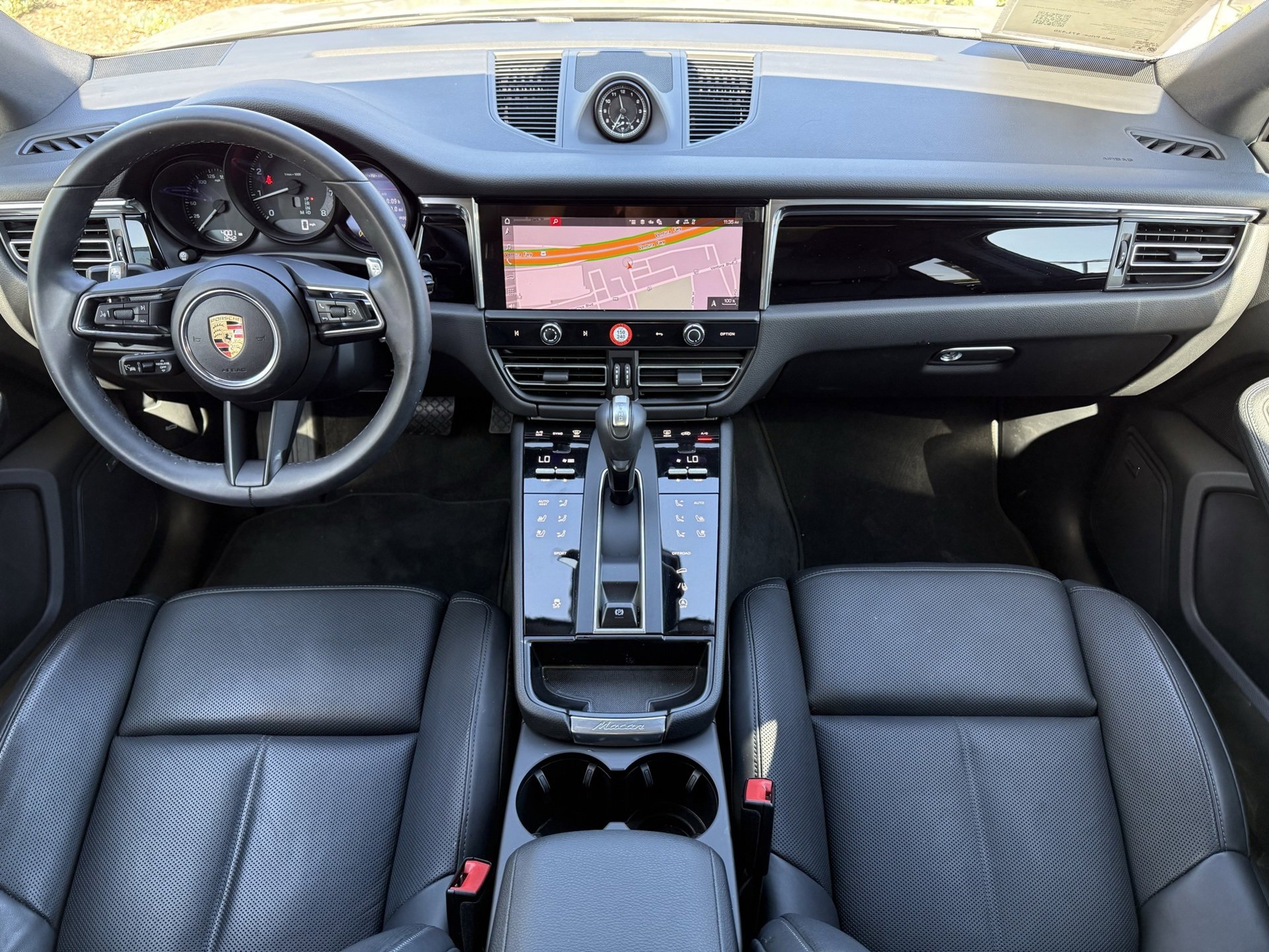 Used 2025 Porsche Macan image 14