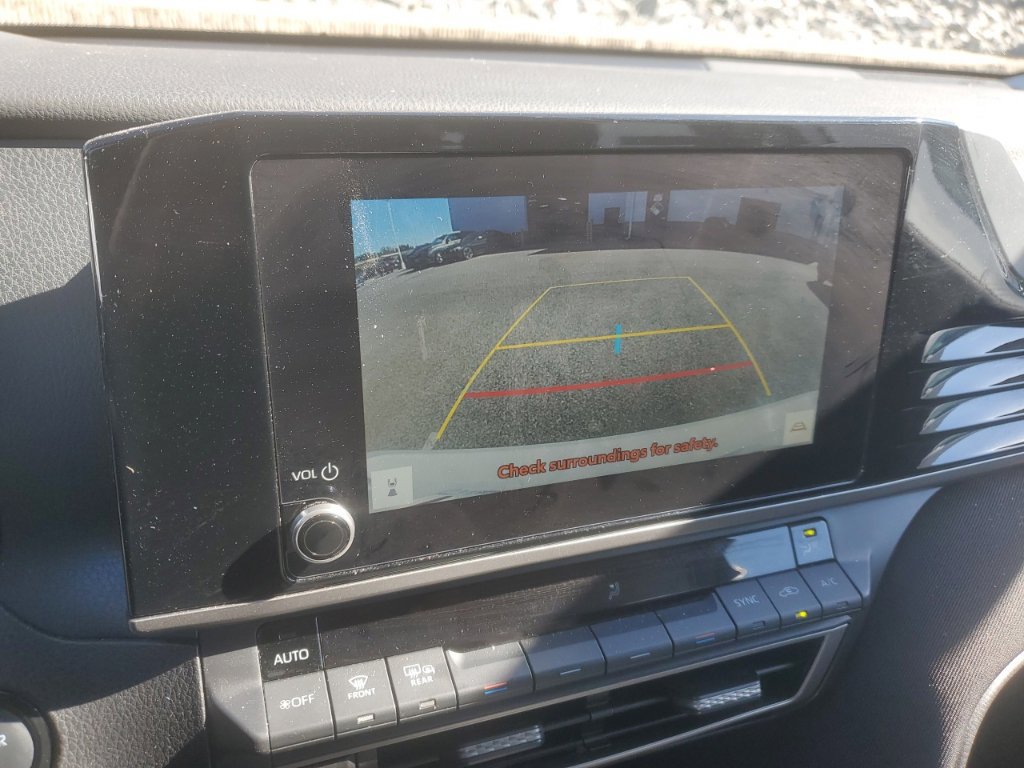 Used 2025 Toyota Camry LE FWD image 7