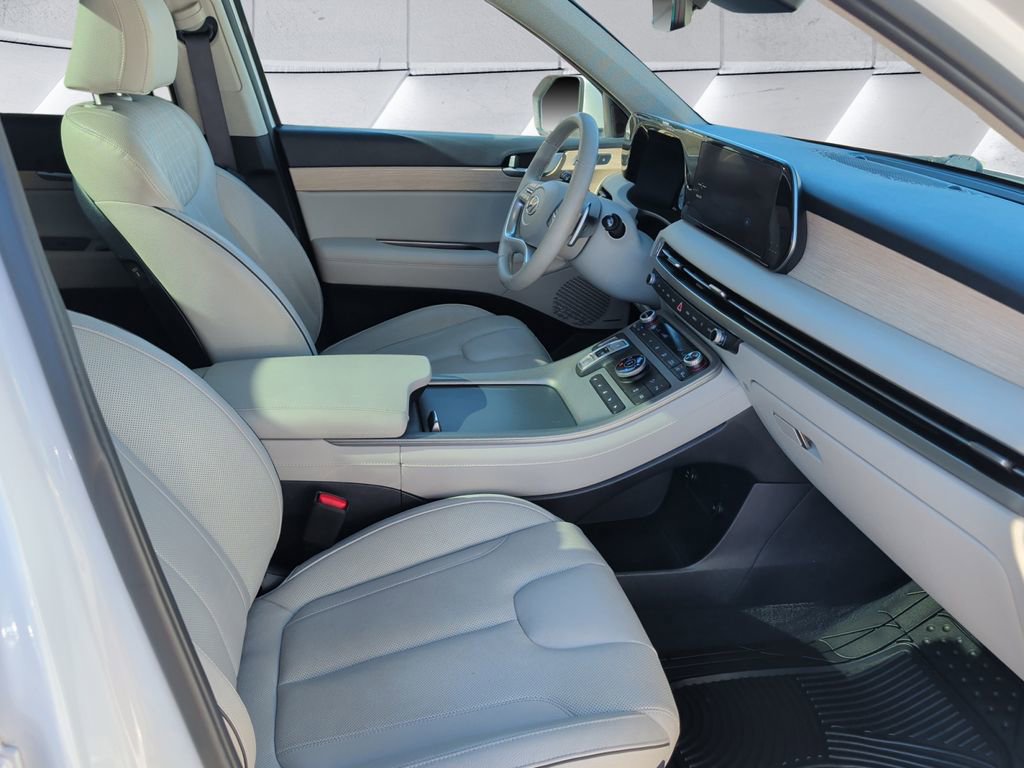Used 2024 Hyundai Palisade Limited image 12