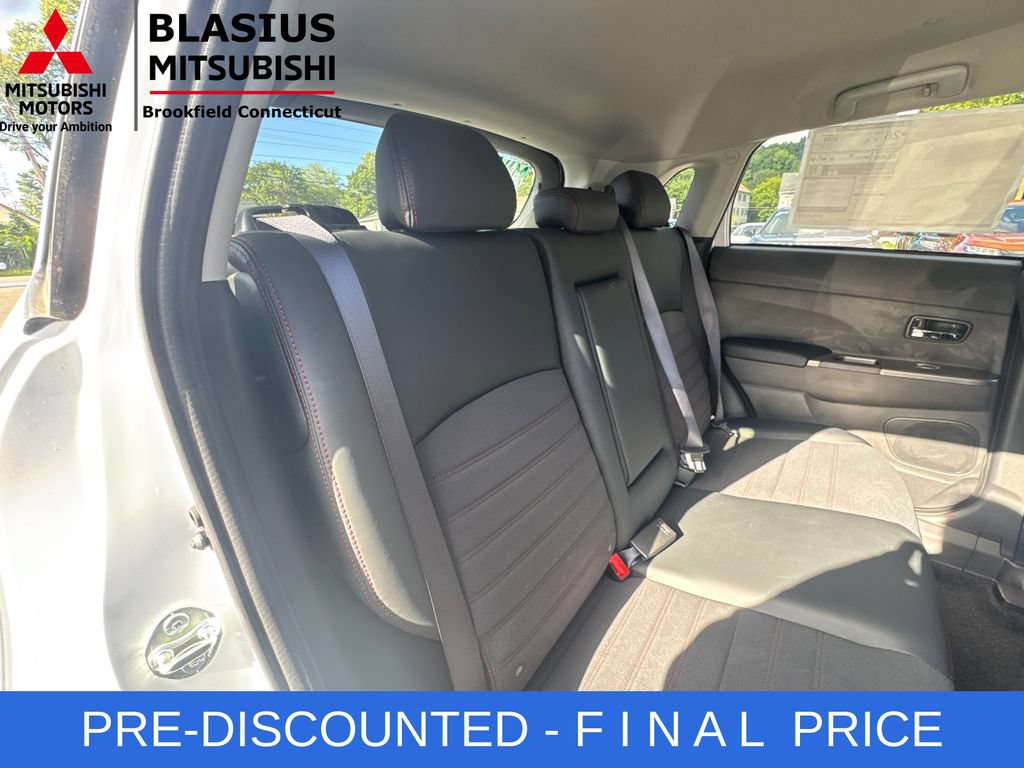 Used 2025 Mitsubishi Outlander Sport SE AWD/4WD image 27