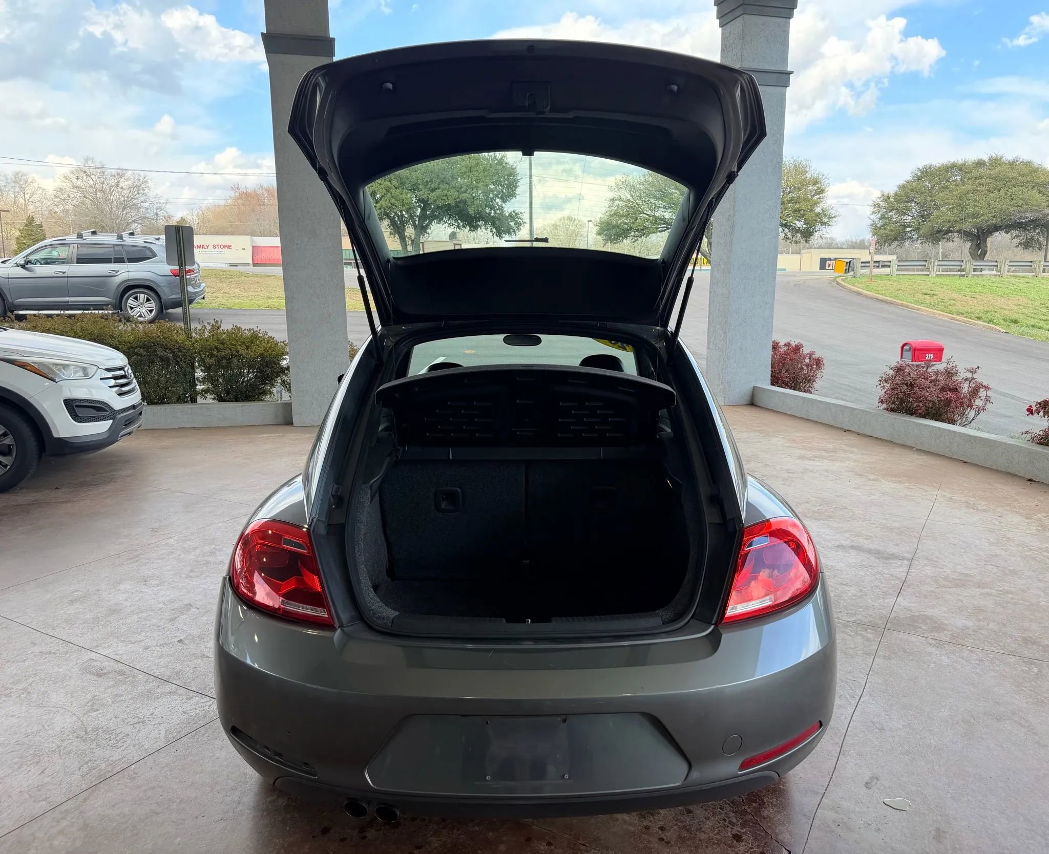 Used 2012 Volkswagen Beetle 2.5 FWD image 18