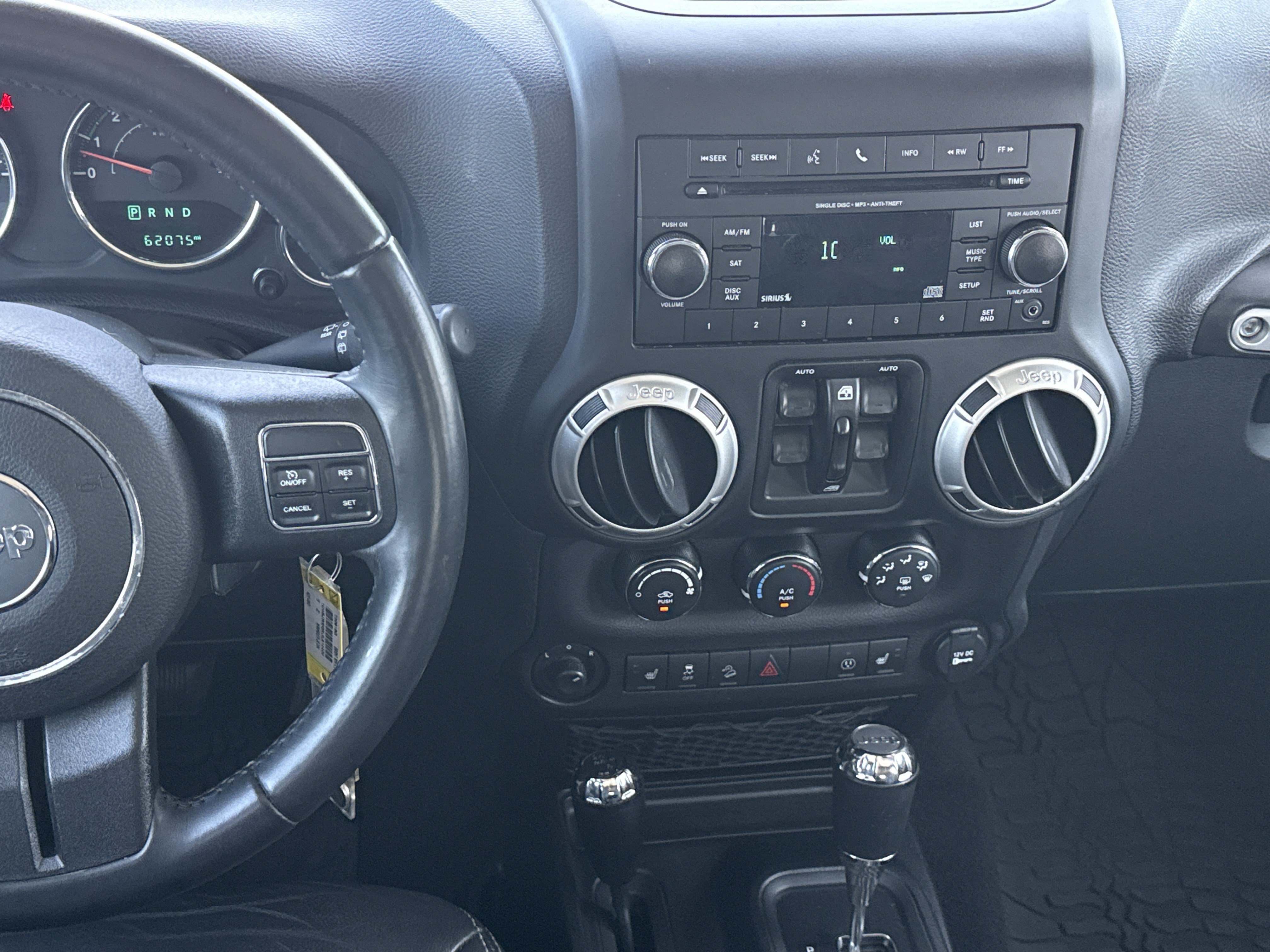 Used 2018 Jeep Wrangler Unlimited Sahara w/ Max Tow Package AWD/4WD image 28