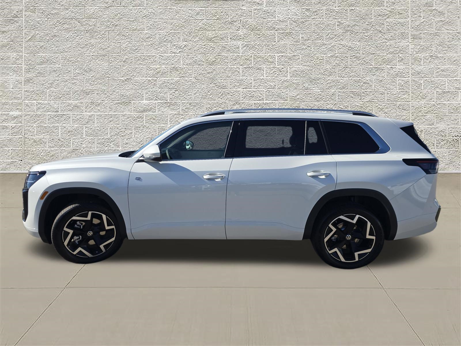 New 2027 Volkswagen Atlas SEL R-Line AWD/4WD image 4
