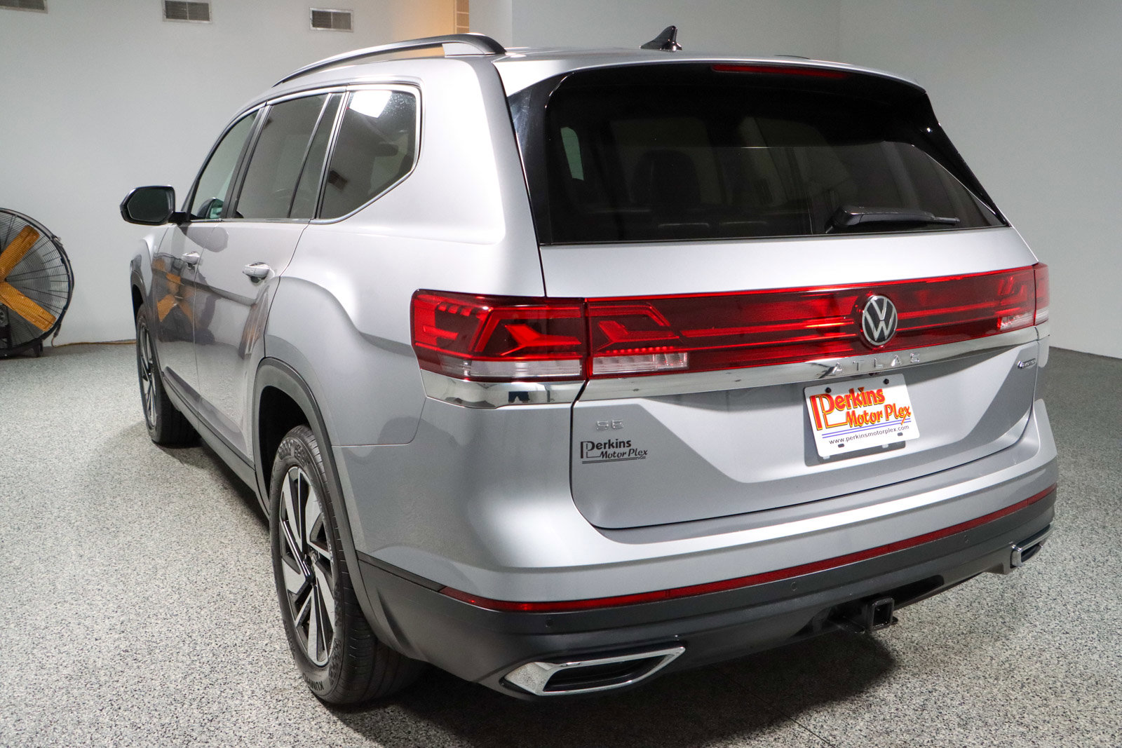 Used 2024 Volkswagen Atlas SE AWD/4WD image 9