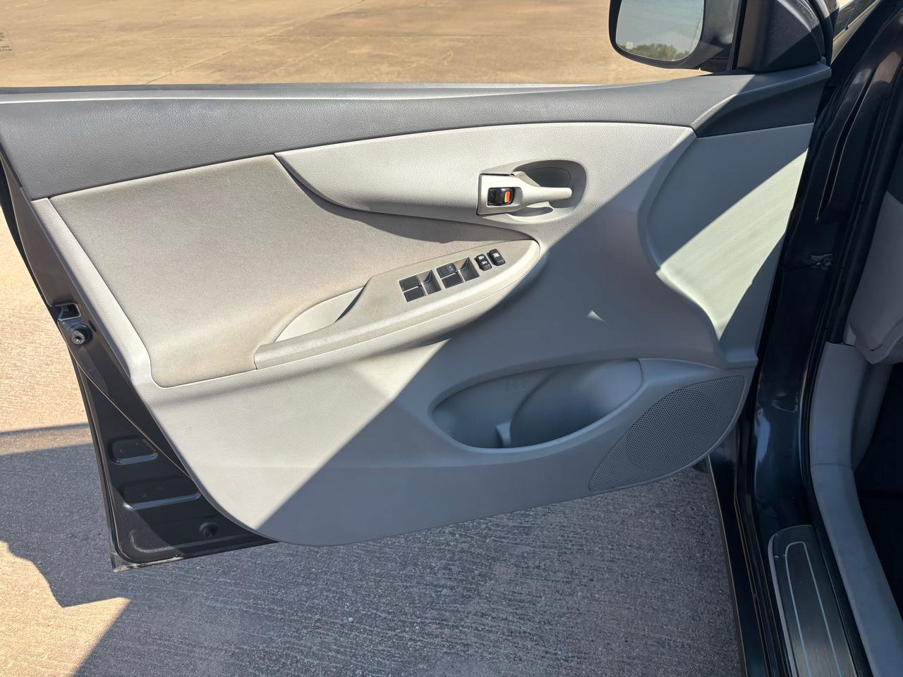 Used 2010 Toyota Corolla FWD image 12