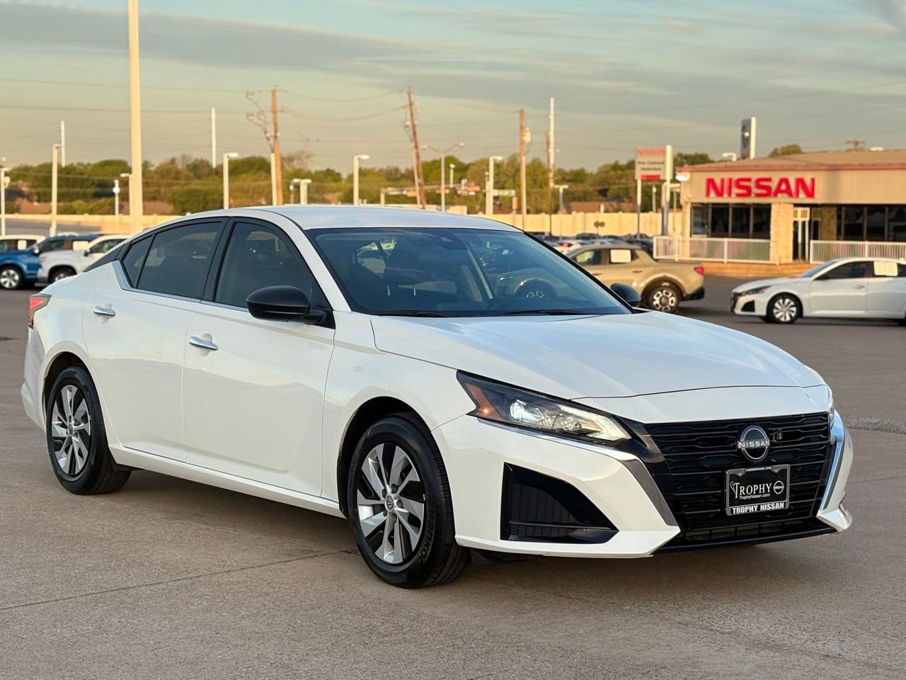 Used 2025 Nissan Altima 2.5 S image 5