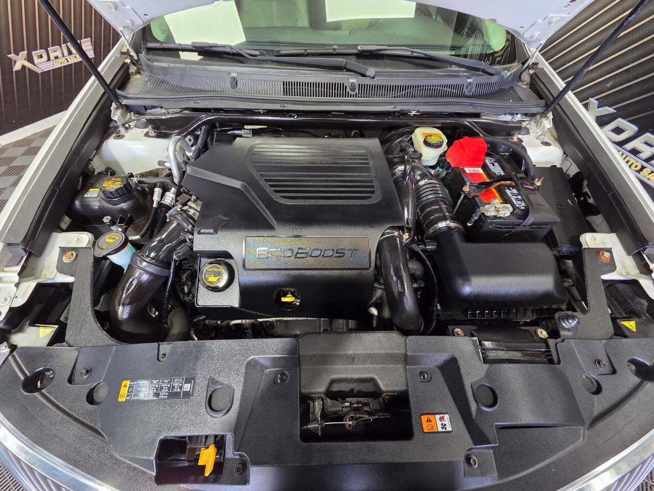 Used 2014 Lincoln MKS AWD w/ Equipment Group 201A image 32