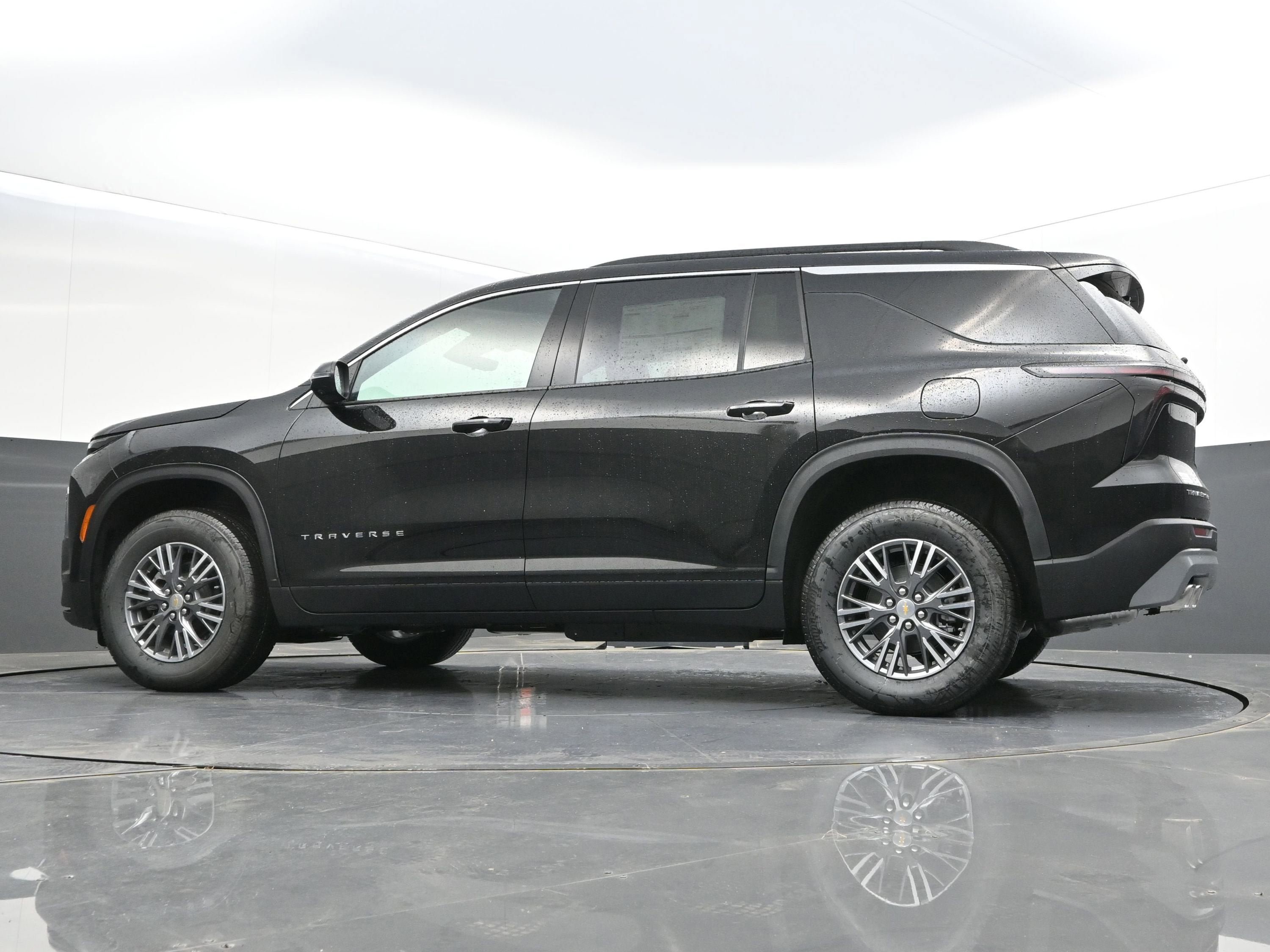 New 2026 Chevrolet Traverse LT w/ Driver Confidence Package AWD/4WD image 35