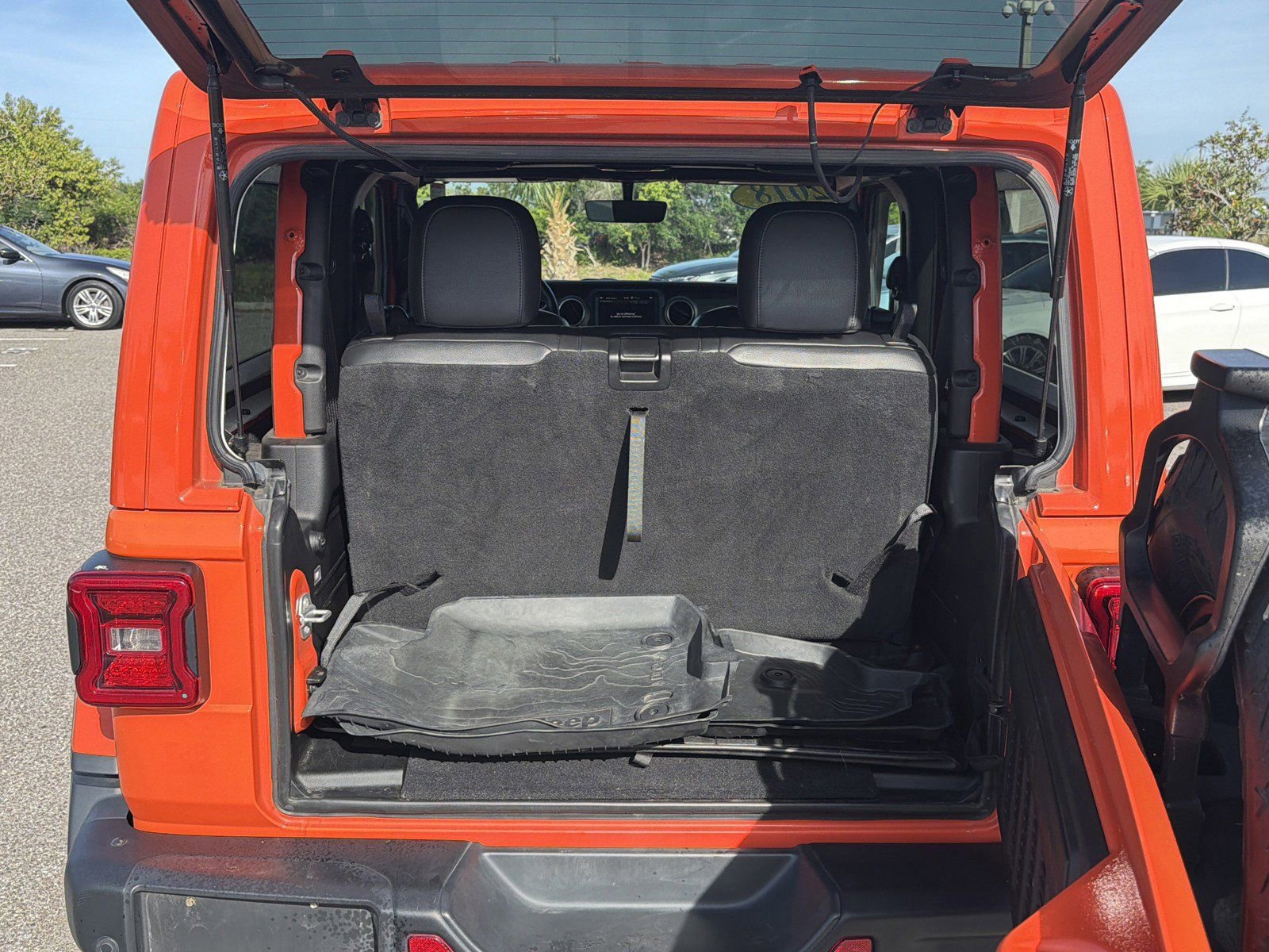 Used 2018 Jeep Wrangler Rubicon AWD/4WD image 10