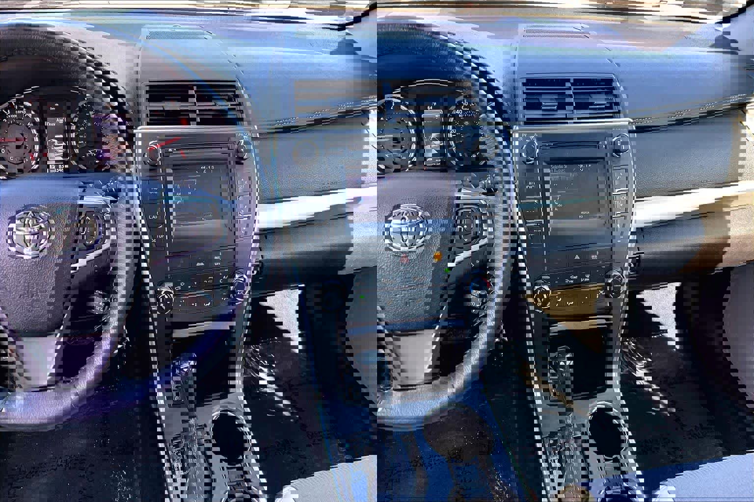 Used 2017 Toyota Camry SE FWD image 7