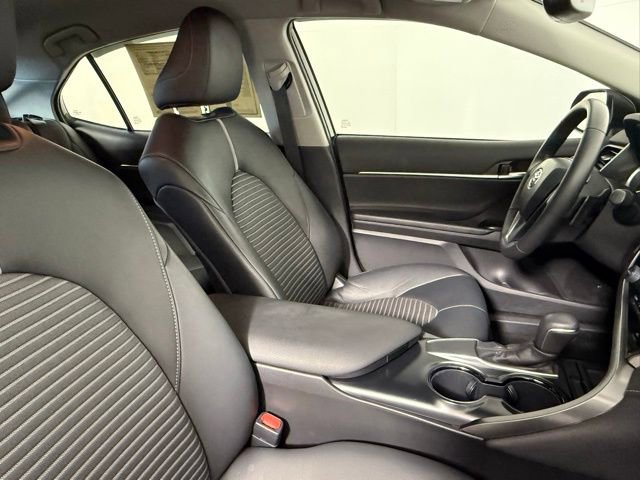 Used 2020 Toyota Camry SE w/ Convenience Package FWD image 45