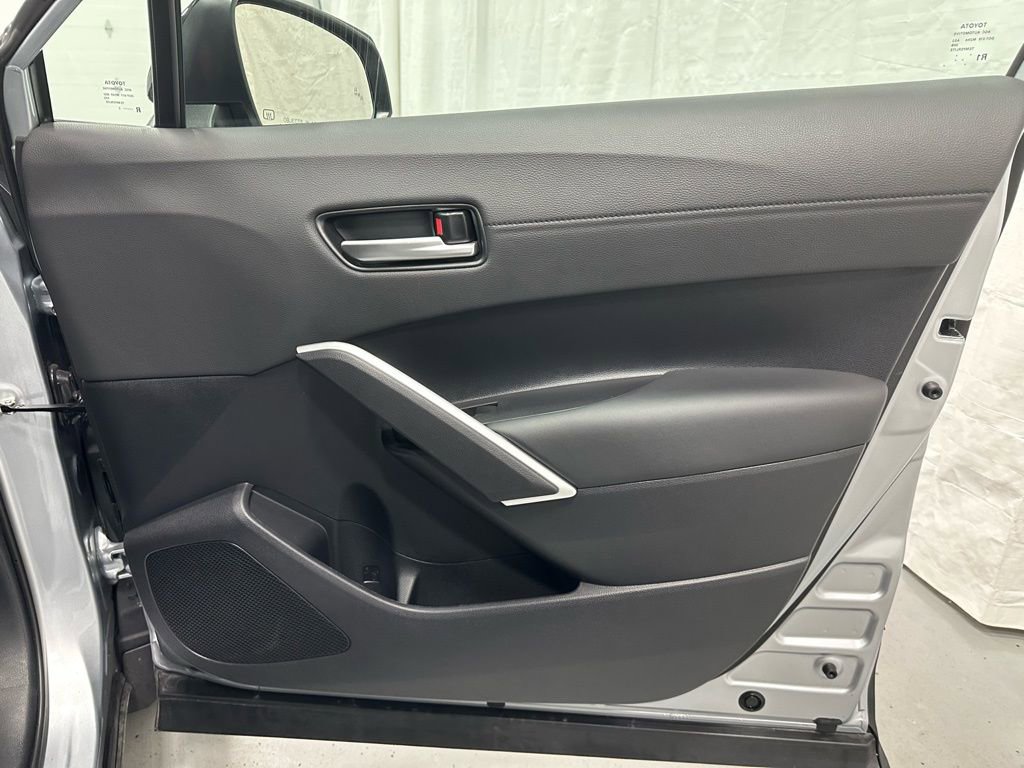 Used 2025 Toyota Corolla Cross XSE w/ Convenience Package image 56