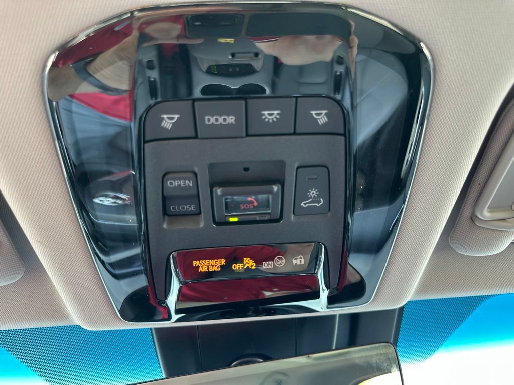 Used 2024 Toyota Venza Limited AWD/4WD image 53