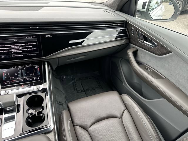 Used 2022 Audi Q8 Prestige image 16