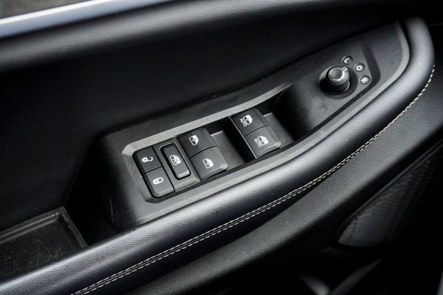 Used 2023 Jeep Grand Cherokee Limited w/ Luxury Tech Group II image 30