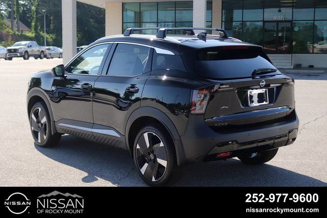New 2025 Nissan Kicks SR FWD image 5