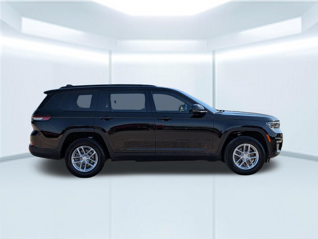 Used 2024 Jeep Grand Cherokee L Limited w/ Black Appearance Package AWD/4WD image 8