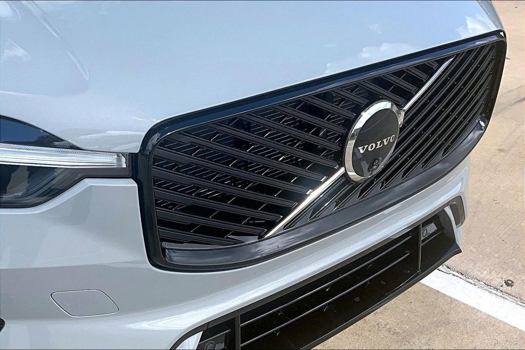 New 2026 Volvo XC60 B5 Plus w/ Protection Package Premier AWD/4WD image 41