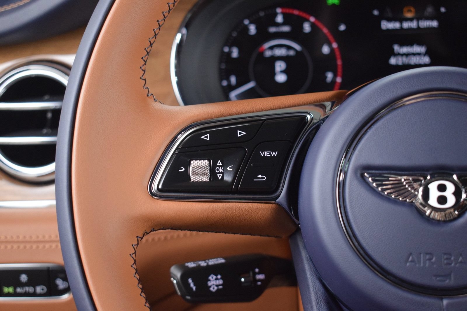 New 2026 Bentley Bentayga AWD/4WD image 30