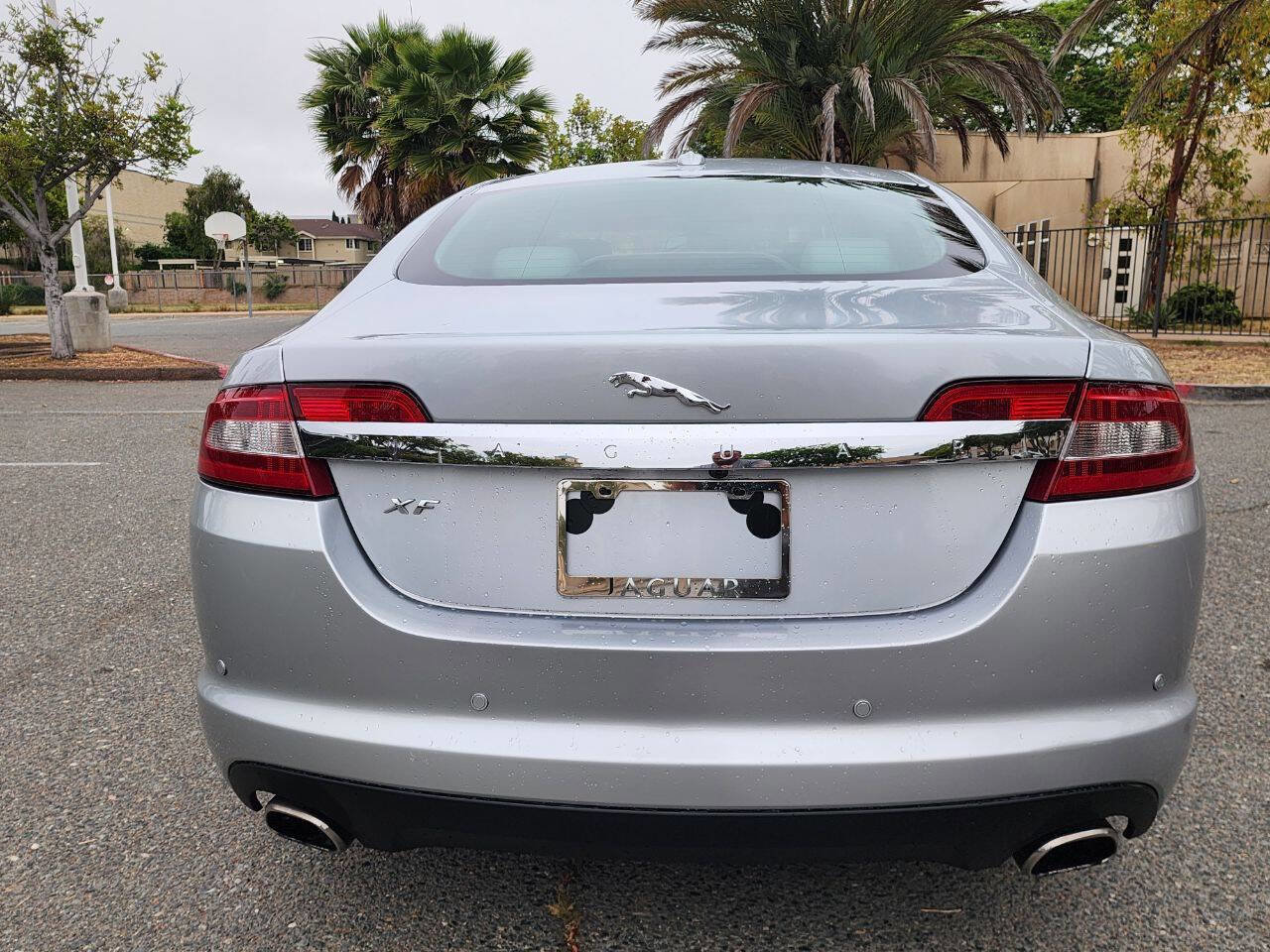 Used 2010 Jaguar XF Luxury image 4
