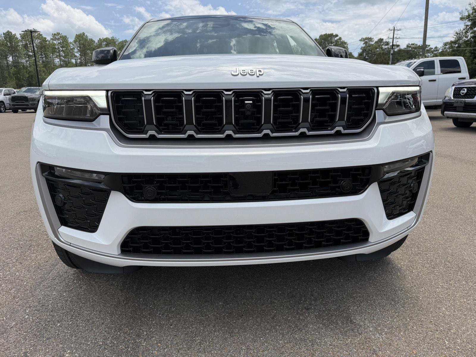 New 2026 Jeep Grand Cherokee Summit AWD/4WD image 24