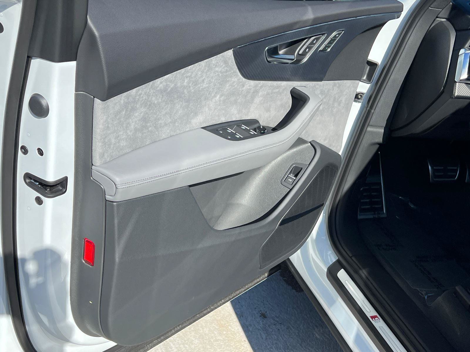 New 2026 Audi SQ7 Premium Plus AWD/4WD image 10