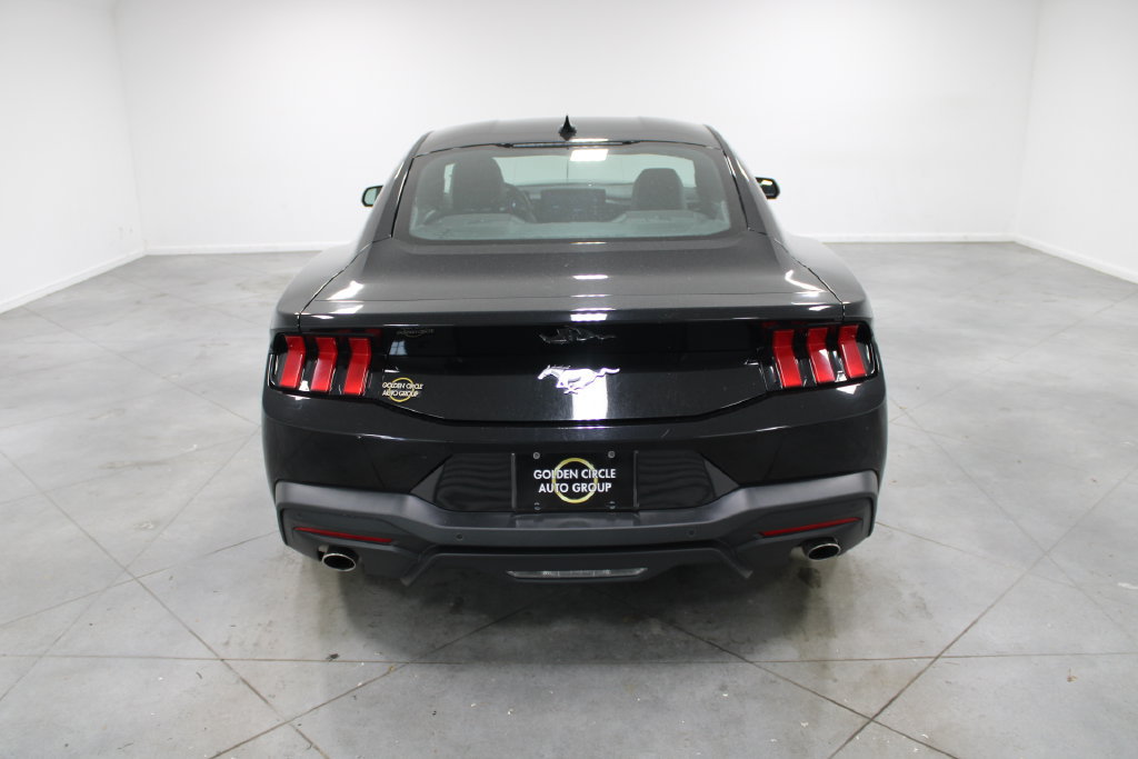 Used 2024 Ford Mustang Coupe RWD image 8