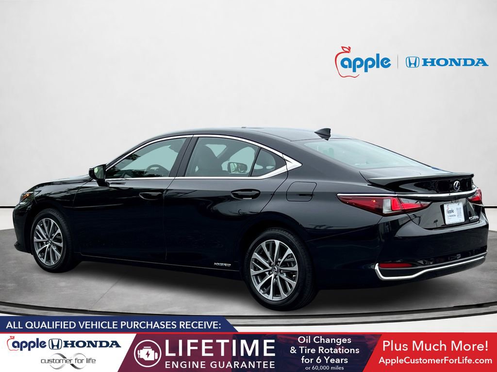 Used 2022 Lexus ES 300h w/ Premium Package FWD image 4