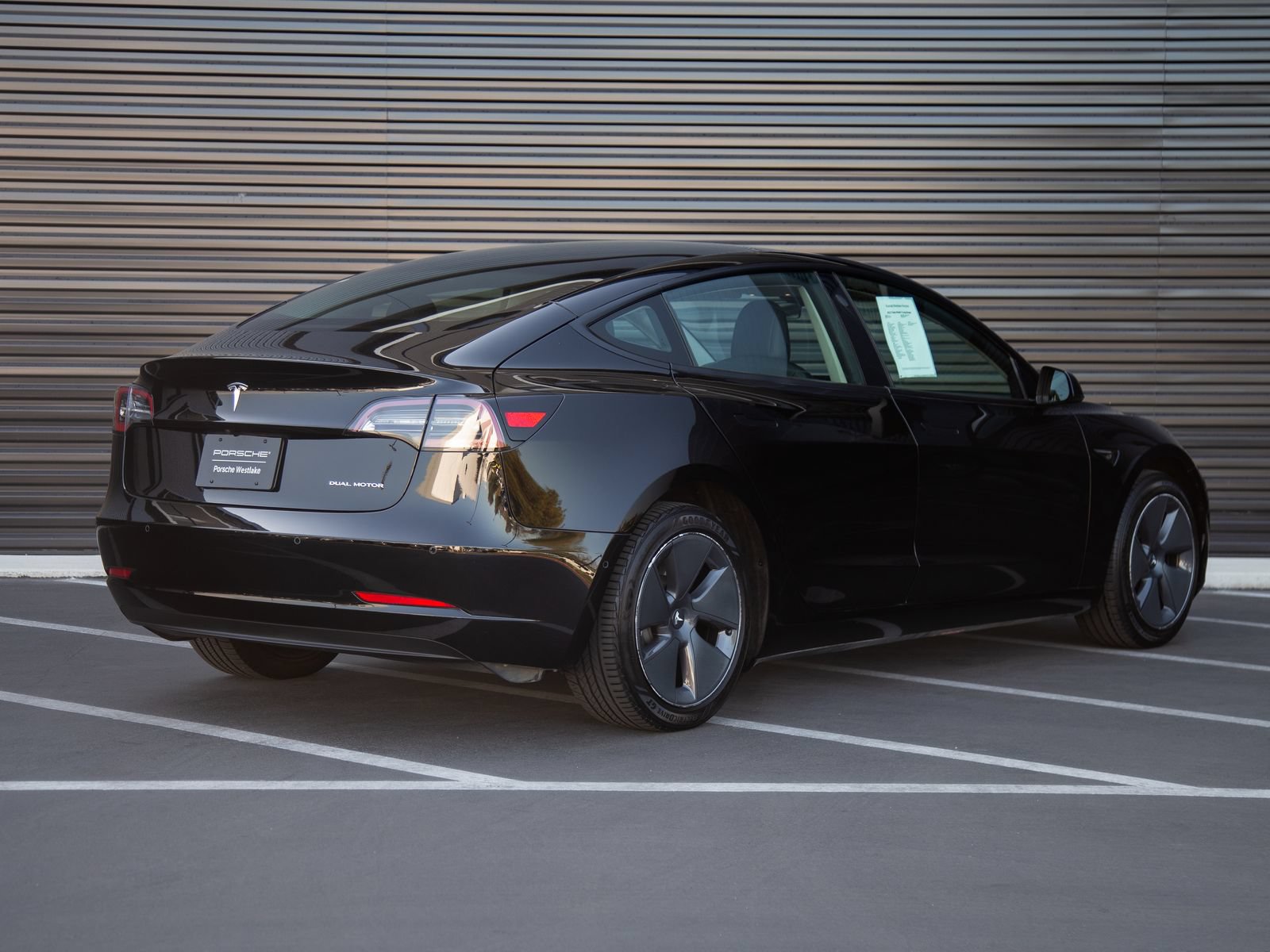 Used 2022 Tesla Model 3 Long Range AWD/4WD image 7
