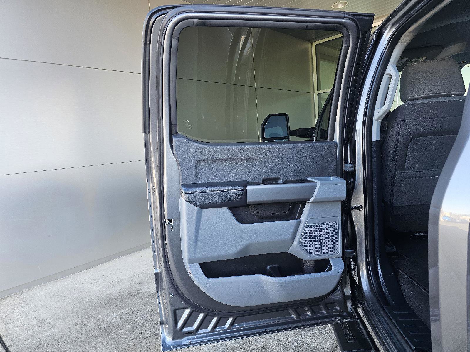 Used 2025 Ford F350 XLT image 16